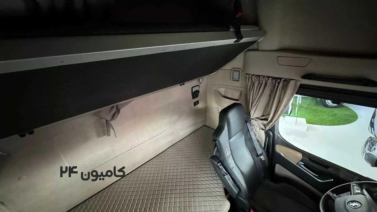 داخل کابین کشنده E1st