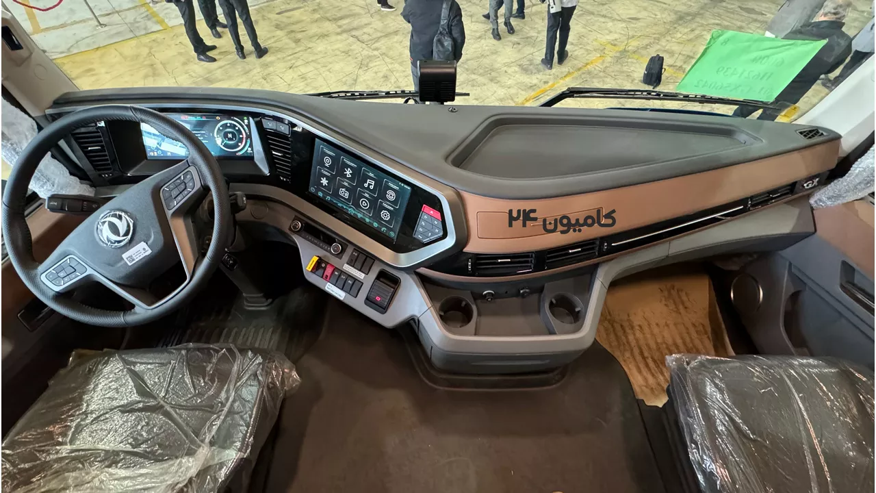 داخل کشنده GX560 سایپا دیزل